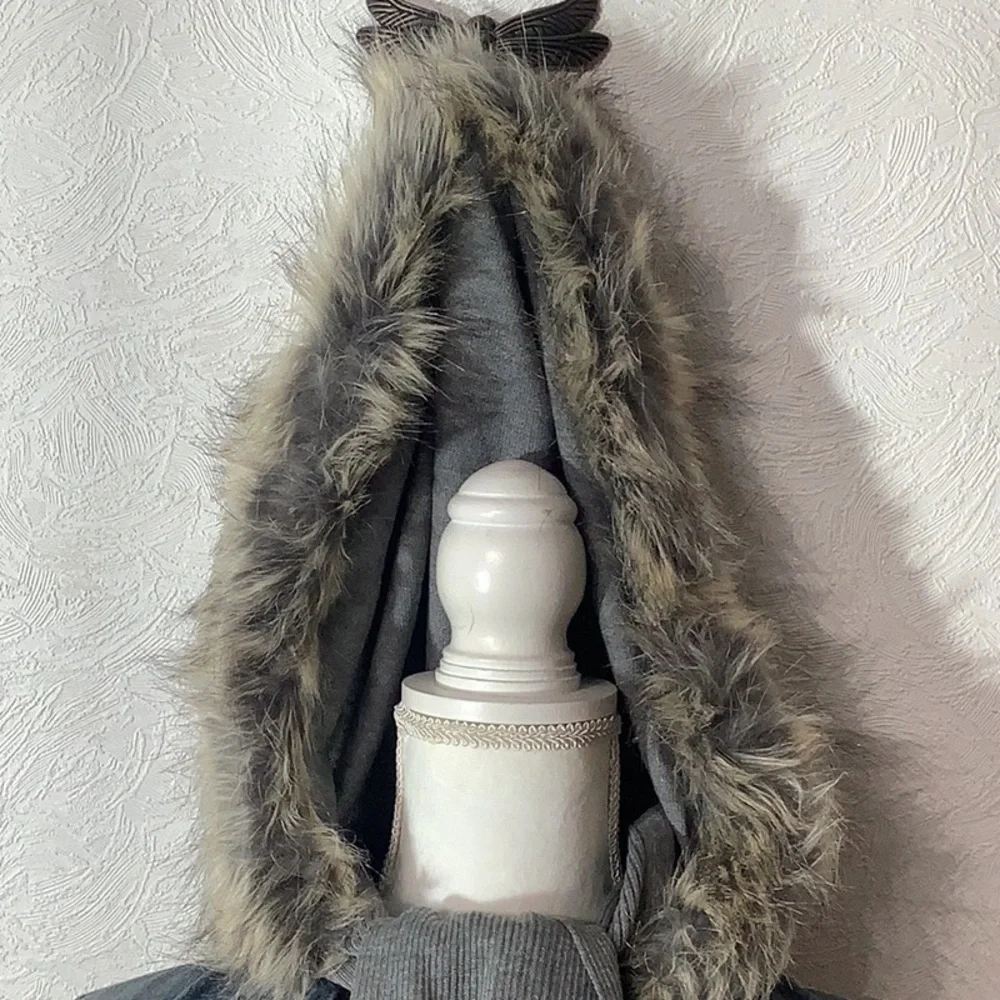 cabi - OS - faux Trim hooded scarf - grey and textured - very stylish and soft